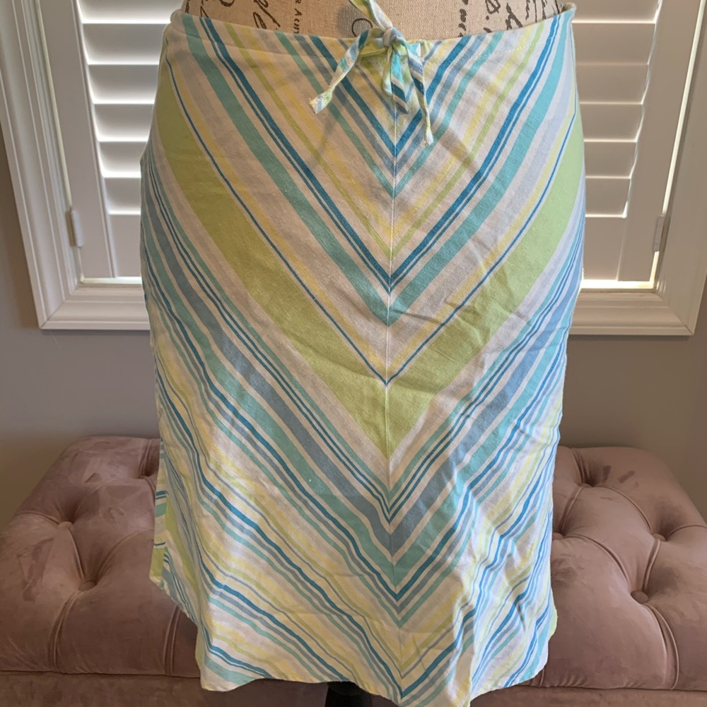 🛍2/$20. Light summer Skirt